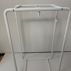 ハンガーラックの画像
