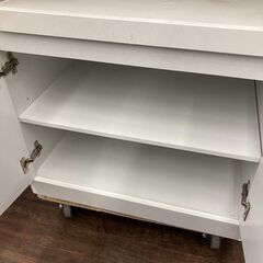【リユ-スのサカイ広島石内店】ジモティ割！2枚扉食器棚/クリ-ニング済み/HG-7376/広島市 家具　佐伯区 家具　南区 家具　西区 家具　東区 家具　中区 家具　安佐南区 家具　安佐北区 家具　安芸区 家具　府中町 家具　海田町 家具　熊野町 家具　坂町 家具　廿日市市 家具の画像