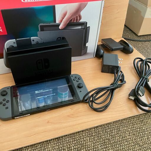 【中古】Nintendo Switch本体一式（動作正常）／ストラップ欠品★おまけ付き