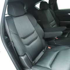 6人乗りSUV！高級感満載の内装で運転のバイブス👆👆の画像