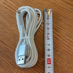 【新品・未使用品】☆iPhoneケーブル☆1本☆白色☆２本おまけ☆の画像
