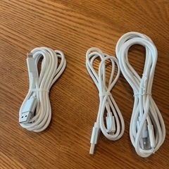 【新品・未使用品】☆iPhoneケーブル☆1本☆白色☆２本おまけ☆の画像
