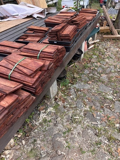 ワラバ材シングル　薪小屋の屋根材として最適