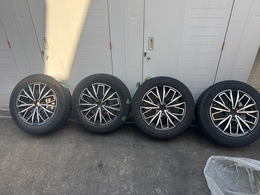 決まりました。。スタッドレスタイヤホイール ４本セット　215/60/17インチ　CH-R