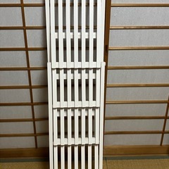 4段木製ラック、ホワイトの画像
