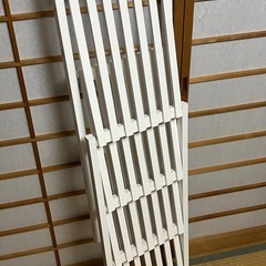 4段木製ラック、ホワイトの画像