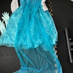 【ディズニー】150cm エルサ風ドレス(手袋、三つ編みのヘアアクセ セット)の画像
