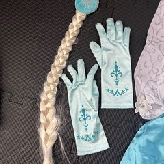 【ディズニー】150cm エルサ風ドレス(手袋、三つ編みのヘアアクセ セット)の画像