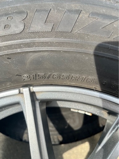 ヴェルファイア30系　スタッドレスタイヤホイール付き　ブリヂストン　ブリザックVRX 215/65/R16