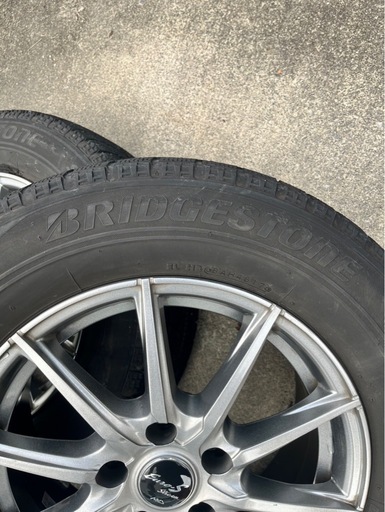 ヴェルファイア30系　スタッドレスタイヤホイール付き　ブリヂストン　ブリザックVRX 215/65/R16