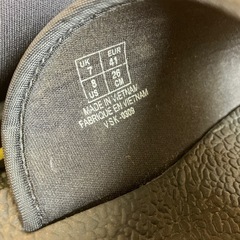 K2509-396　PUMA ベーシック II ベルクロ シャワー サンダル 26cm ブラック×イエロー マジックテープ 中古美品 キズ汚れ有りの画像