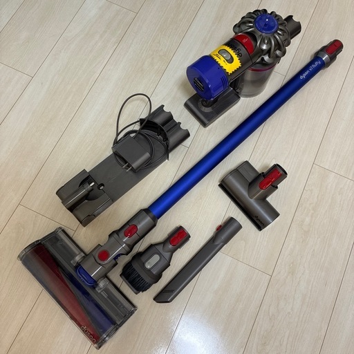 年末セール！クリーニング済み　ダイソン掃除機 v7fluffy 　