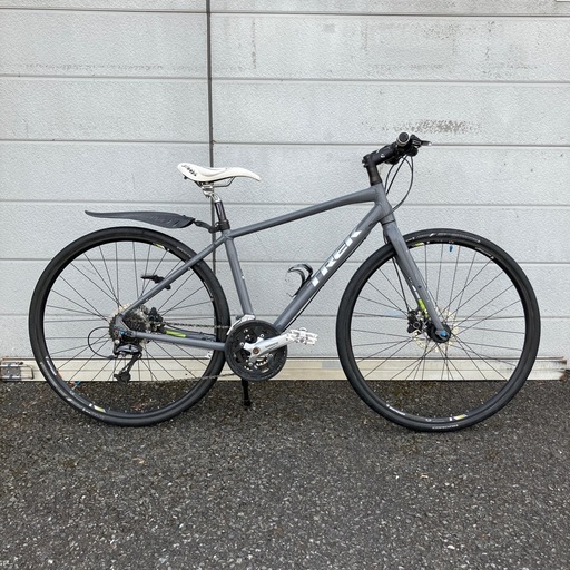 中古品　トレック　TREX  クロスバイク　7.4FX  2015年モデル　公田店