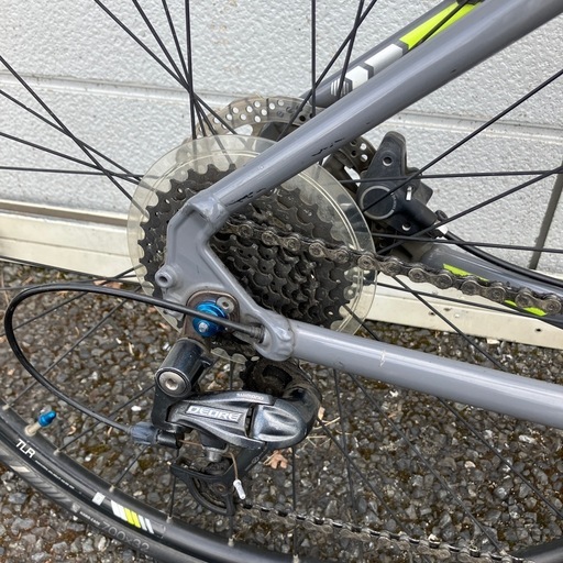 中古品　トレック　TREX  クロスバイク　7.4FX  2015年モデル　公田店