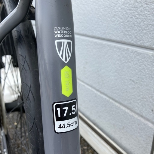 中古品　トレック　TREX  クロスバイク　7.4FX  2015年モデル　公田店