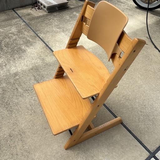ストッケ　こども椅子