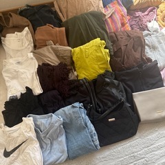 総額10万円以上　レディース服50点まとめ売り処分の画像