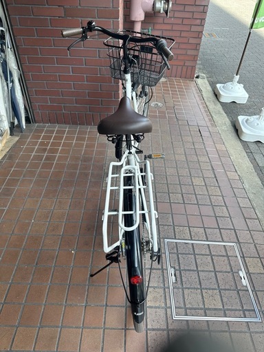 26インチ　外装6段変速　LEDダイナモライト　キャリア付き　ホワイト