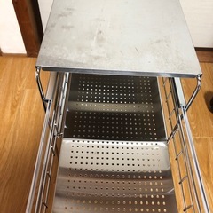 キッチン収納ラックの画像