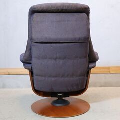karimoku(カリモク家具)のTHE FIRST(ザ・ファースト) RU72 リクライニングチェア(S)&オットマンです。モダンなパーソナルチェアーはシアタールームなどにもおススメ♪の画像