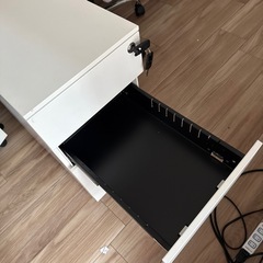袖机　ホワイトの画像