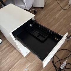 袖机　ホワイトの画像