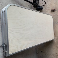 中古2段階キャンプ用テーブルの画像