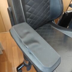 Noblechairs EPIC ブラック ゲーミングチェアの画像
