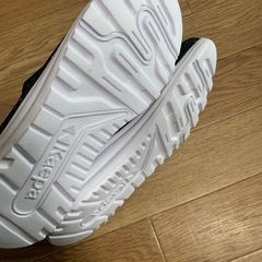 24センチ　レディース　シューズ　全体的に柔らかい素材ですの画像