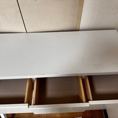 ホワイトチェスト　4段　引き出し7個の画像