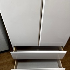 ワードロープ　ホワイト系扉ピンク色の画像