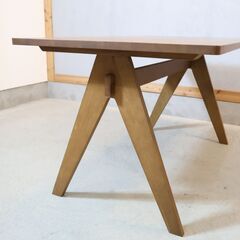 URBAN RESEARCH DOORS LIVING PRODUCTSのBothy(ボシー)ダイニングテーブルです。オーク無垢材のリビングテーブルは北欧スタイルやカフェ風などに。ワークテーブルにも♪の画像