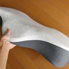 中古品 まくら 首にやさしい 横向き寝に適する 枕の画像