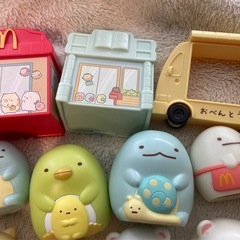 【お渡し決定済み】すみっコぐらし フィギュア ねこ　しろくま　の画像