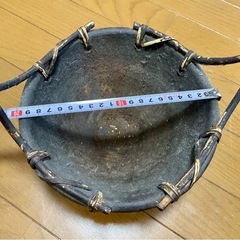 焼き物のカゴ
の画像