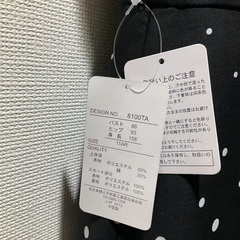 新品タグ付き　ドット柄ワンピースの画像