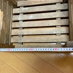 取っ手穴付き木箱
の画像