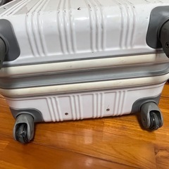 スーツケース 3〜4泊用 
ジャンクの画像