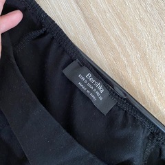Bershka トップスの画像
