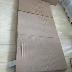 シングル折りたたみマットレス二つの画像