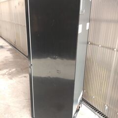 ¥20000/01/ニトリ 230L 2ドア 右開き ファン式冷凍冷蔵庫 NR-230F BK ブラック 2023年製 高さ調整棚 中身が見える野菜ケース採用 通電確認済みの画像