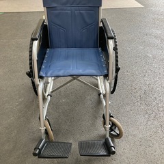 折り畳み車イスの画像