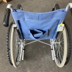折り畳み車イスの画像