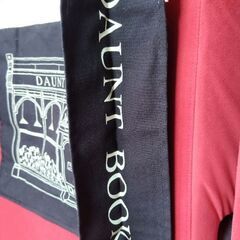 ロンドン老舗本屋DAUNT BOOKSのトートバッグの画像