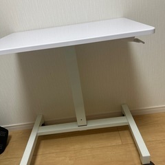 昇降テーブルの画像