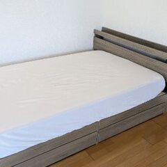 【美品】収納付きダブルベッド +マットレスの画像