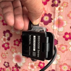 【USBカメラ】接合部が折れてテープで固定しています。機能的には大丈夫です。ディスプレイに貼り付けて使用していました。の画像