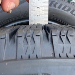 215/55r17 スタッドレスタイヤ　バリ山　ブリヂストン　VRX2 4本の画像