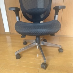 【譲り先決まりました】アイリスプラザ オフィスチェア エクストラクール ハイバック メッシュ 通気性 ヘッドレストの画像