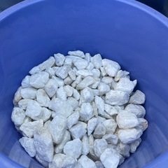 砂利　白色の画像